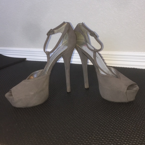 JustFab Sanaya Suede Peep Toed Heels - Picture 2 of 5